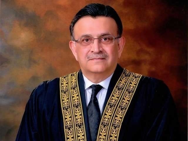 شہریوں سے زبردستی زمین لیکر معاوضہ دینا محرومی کا مداوا نہیں، چیف جسٹس