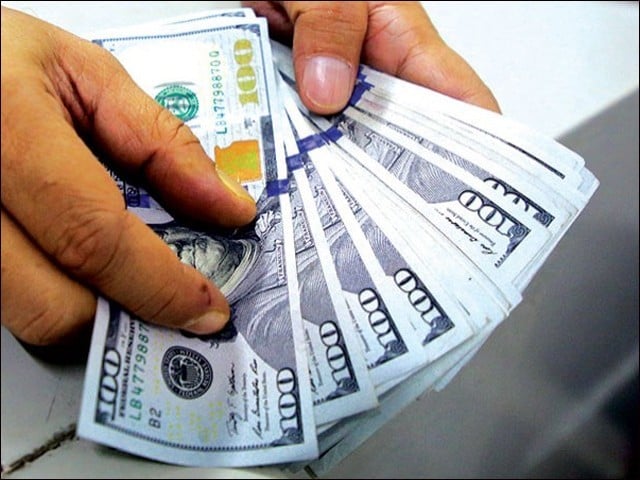 منگل کو بھی ڈالر کی اونچی اڑان