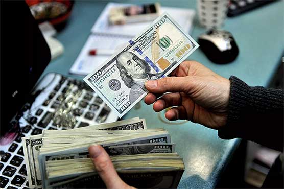 روپے کی بے قدری، ڈالر بے لگام ہو کر ملکی تاریخ کی بلند ترین سطح پر پہنچ گیا
