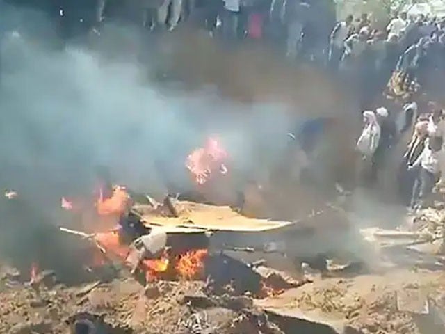 بھارتی طیارہ گر کر تباہ؛ خاتون پائلٹ اور انسٹرکٹر ہلاک