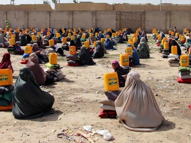 اقوام متحدہ نے فنڈز نہ ہونے کے باعث افغان شہریوں کیلیے راشن میں کمی کردی