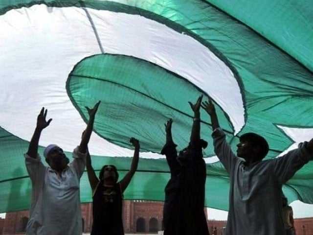 دنیا کی خوش باش قوم کی فہرست میں پاکستان نے بھارت کو پیچھے چھوڑ دیا