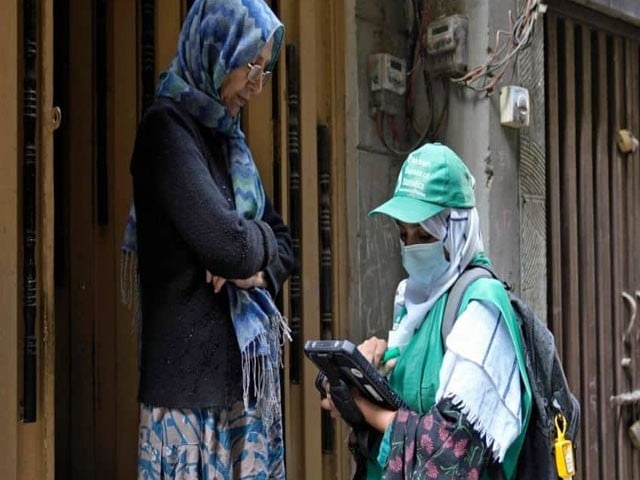 ایک گھر میں تین بیویاں، اٹھارہ اٹھارہ بچے، مردم شماری کرنے والی خاتون اہلکار پریشان