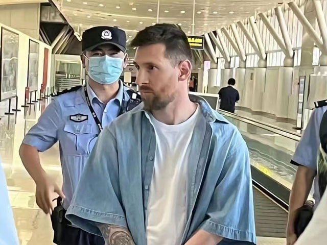 پاسپورٹ کے مسئلے پر لیونل میسی کو چینی پولیس نے حراست میں لے کر رہا کردیا