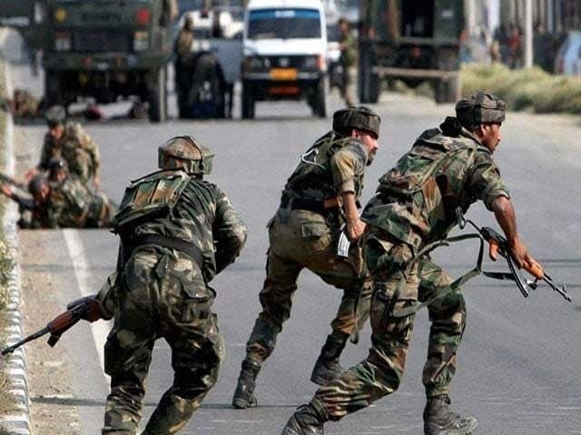 مقبوضہ کشمیر میں بھارتی فوج کی گاڑی پر حملہ؛ میجر اور اہلکار ہلاک