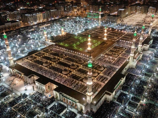 ایک ہفتے میں زائرین کی ریکارڈ تعداد میں روضہ رسولؐ پر حاضری
