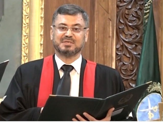 بغیر کسی گناہ کے ہمیں دھمکیاں مل رہی ہیں، چیف جسٹس  پشاور ہائیکورٹ