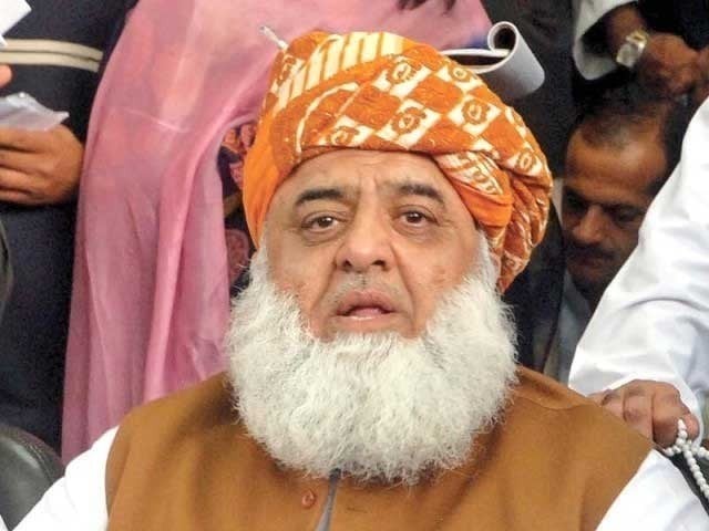2018 میں دھاندلی کا شور مچانے والے پی ٹی آئی سے الیکشن لڑنا چاہتے ہیں، فضل الرحمان
