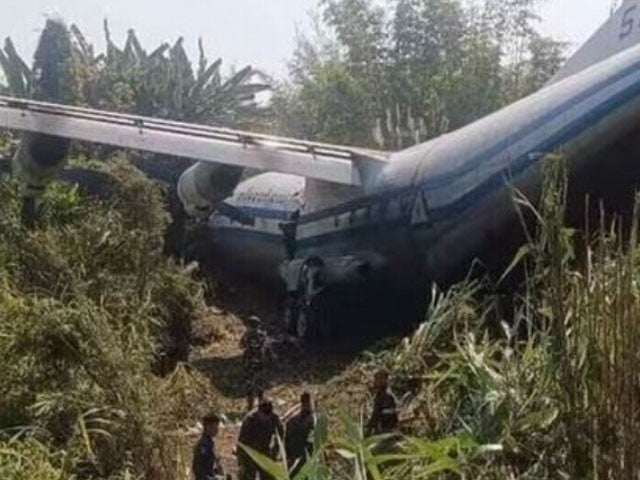 میانمار کا فوجی طیارہ بھارت میں گر کر تباہ؛ ہلاکتوں کا خدشہ