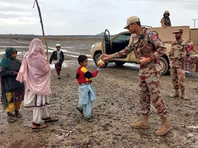 تربت کے سیلاب زدہ علاقے میں پاک فوج کا کامیاب ریسکیو آپریشن