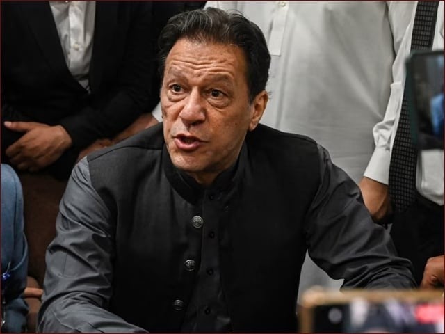 50 سیٹوں والا کیسے فتح کا اعلان کررہا ہے؟ پی ٹی آئی کے مینڈیٹ کا احترام کیا جائے، عمران خان
