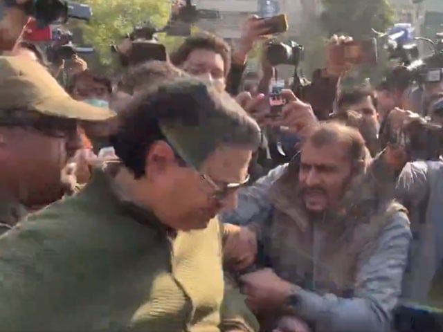 پی ٹی آئی کا دھاندلی کیخلاف احتجاج؛ سلمان اکرام راجہ گرفتاری کے بعد رہا