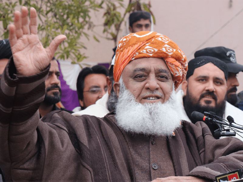 مدارس کے خلاف عالمی سازشیں ہو رہی ہیں:مولانا فضل الرحمٰن