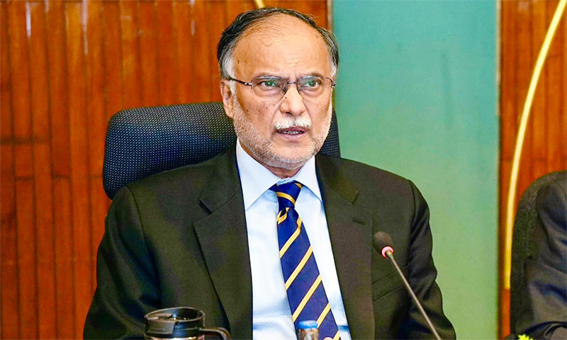 نصف سے زائد بجٹ قرض ادائیگی میں جائیگا، 118 سے زائد منصوبے بند کردیے، احسن اقبال