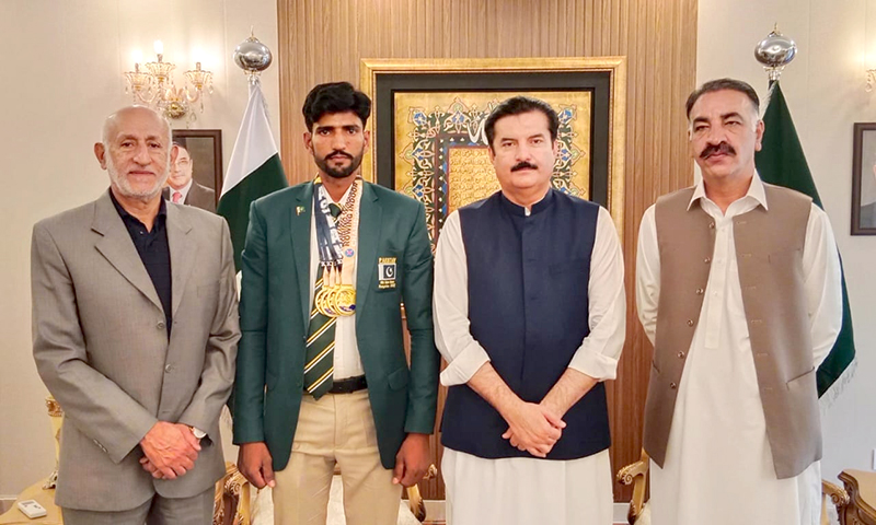 پاکستان کیلئے پانچ گولڈ میڈل جیتنے والے اسد اقبال کی گورنر خیبرپختونخواسے ملاقات