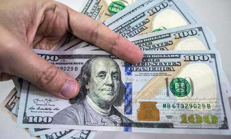 انٹربینک مارکیٹ میں ڈالر مزید سستا ہوگیا