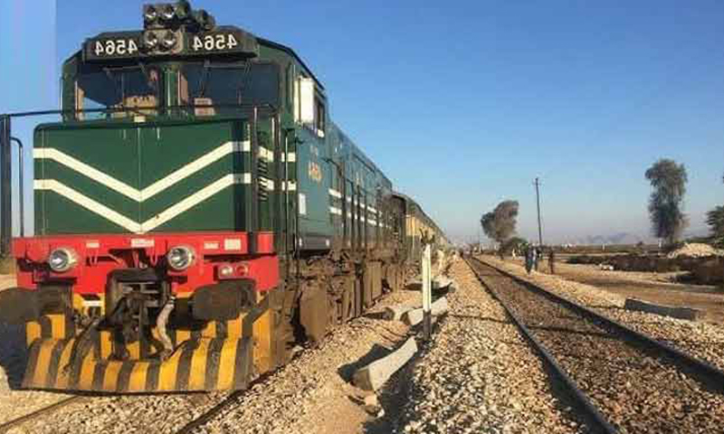 کوئٹہ سے پشاور جانے والی جعفر ایکسپریس پر مسلح افراد کی فائرنگ