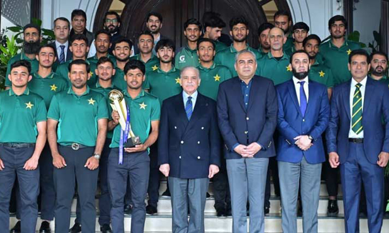 وزیراعظم سے انڈر 19کرکٹ ٹیم کی ملاقات، ایک ایک کروڑ روپے انعام کا اعلان