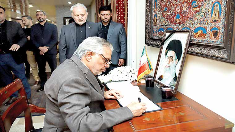 خامنہ ای کی شہادت عظیم نقصان عالم اسلام کیلئے بڑا خلا ، اسحاق ڈار