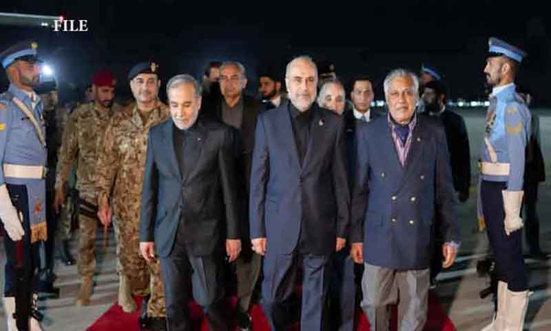 ایرانی وفد اسلام آباد مذاکرات کے بعد تہران روانہ، اسحاق ڈار، فیلڈ مارشل نے الوداع کیا